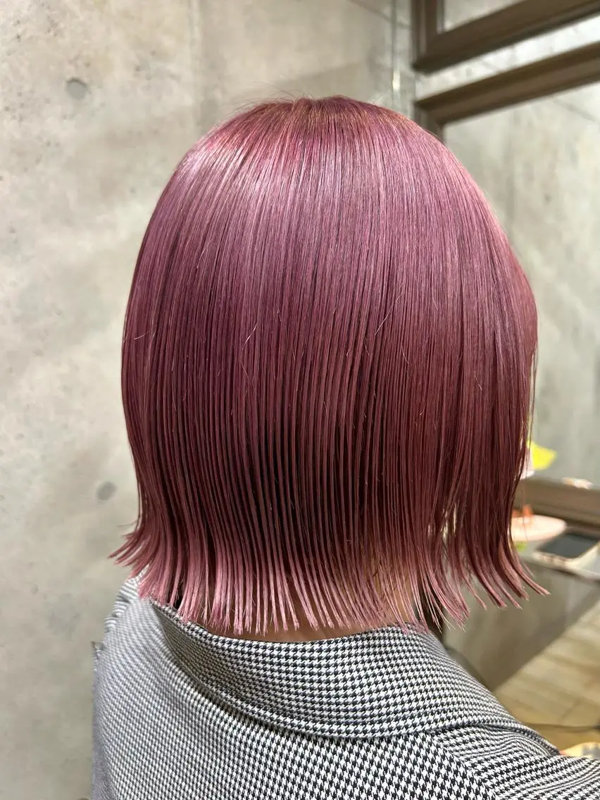 ショート カラー 切りっぱなしボブ ハイトーンカラー ボブ デザインカラー/ kanae🌱のヘアスタイル