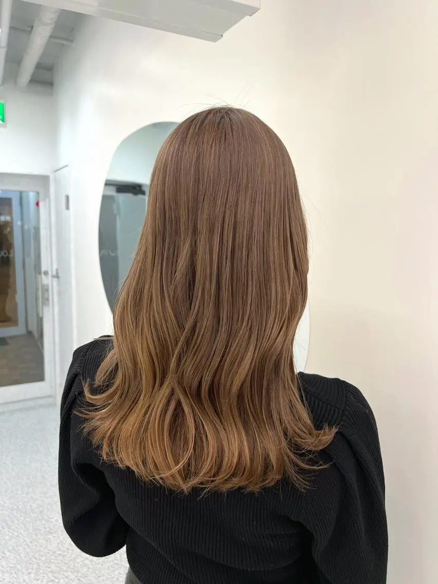 ロング カラー ベージュカラー ミルクティーベージュ ヘアカラー 韓国ヘア☁️ mitsukiのヘアスタイル