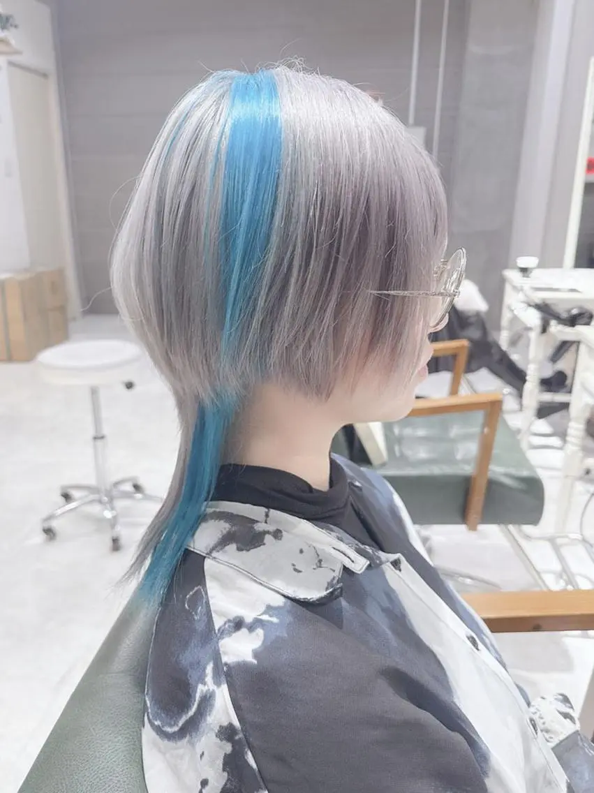 ショート カラー メンズ メンズハイトーン マッシュウルフ マッシュ メンズウルフカット ブルーカラー DAYS Men’sのヘアスタイル