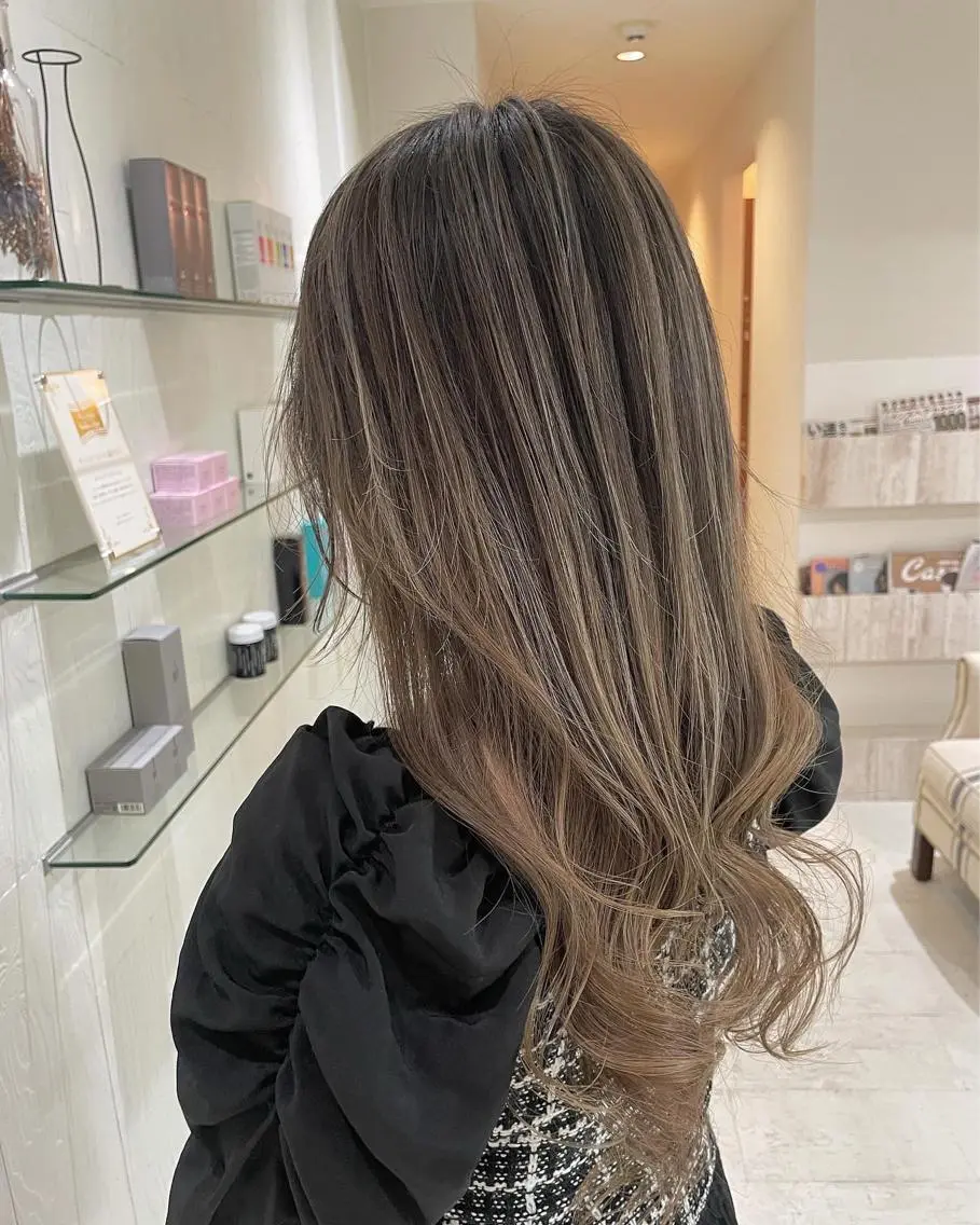 ロング カラー アッシュ ベージュカラー 透明感カラー ハイライトカラー 外国人風カラー ヘアカラー トリートメント 河合秀明/ショート /ボブ/レイヤーのヘアスタイル