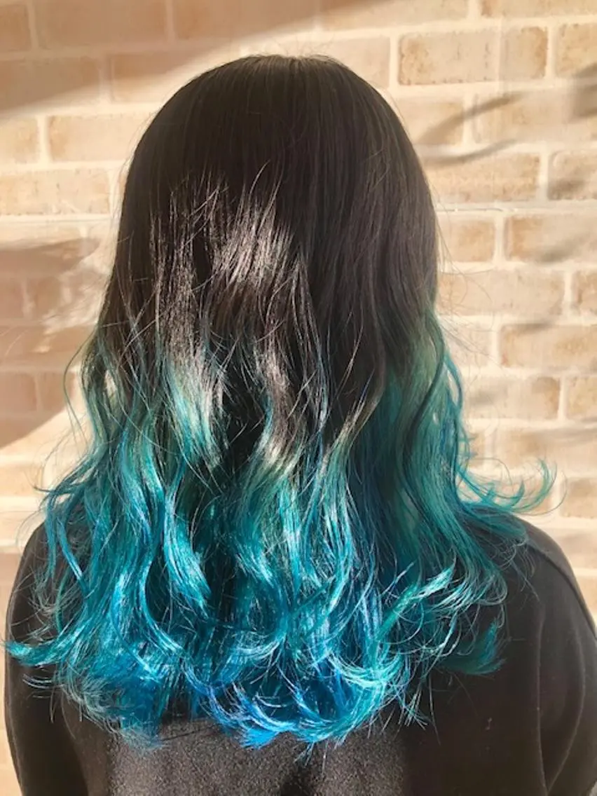 セミロング カラー ブルーカラー グラデーションカラー カット ヘアカラー トリートメント 東中野🥇美容室 FLOW東中野店のヘアスタイル