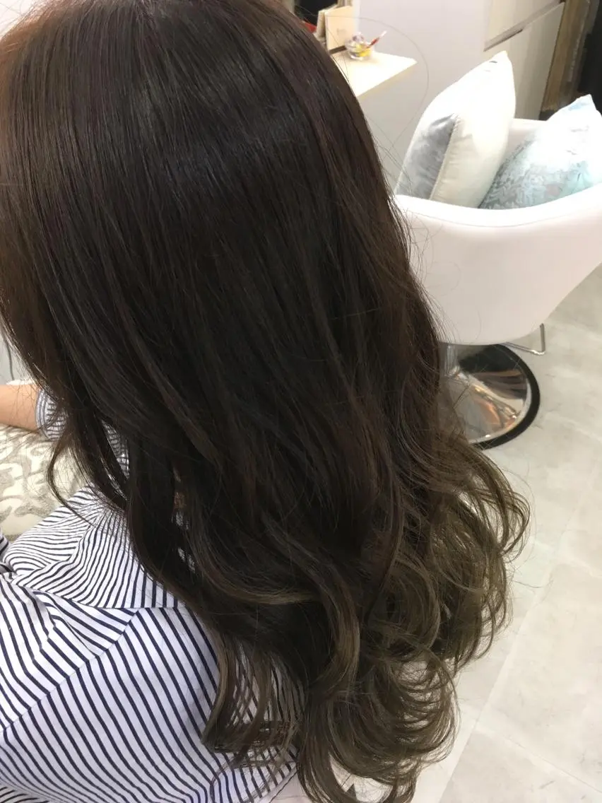 セミロング ロング カラー 髪質改善 中川 翔のヘアスタイル