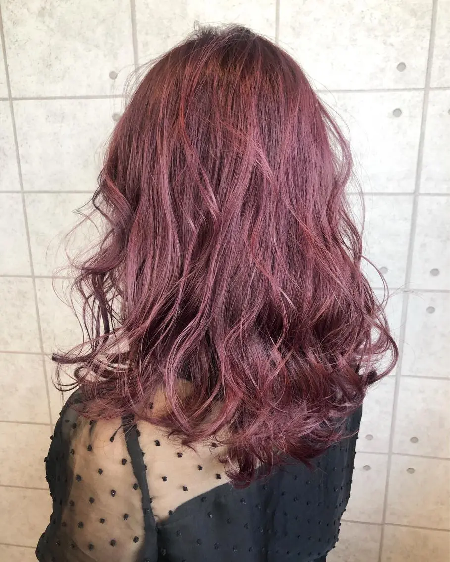 セミロング カラー ピンクカラー パープルカラー 西本 夏美のヘアスタイル