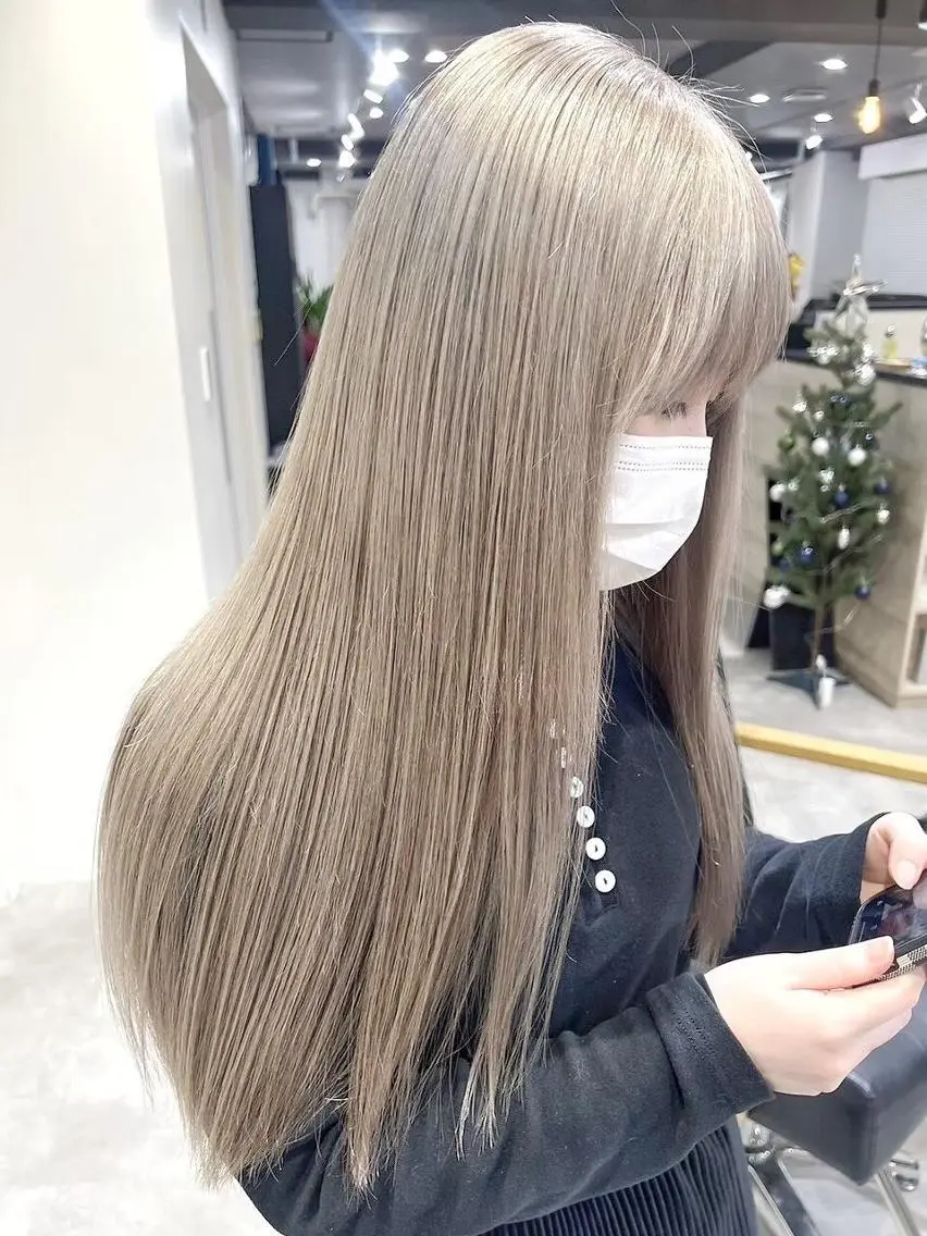 ロング カラー 顔周りカット ロング AIRI🦋ブリーチ /レイヤー🦋のヘアスタイル