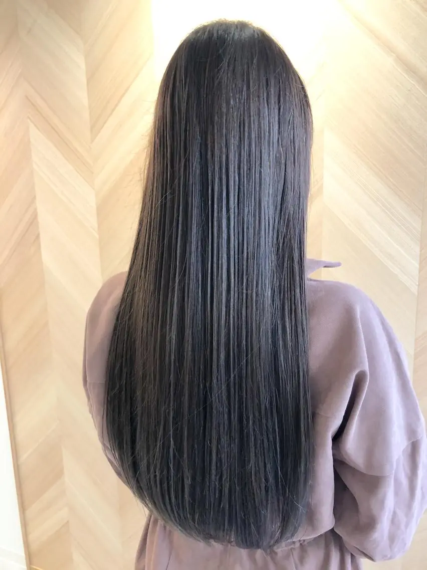 ロング MIA スタイリストのヘアスタイル