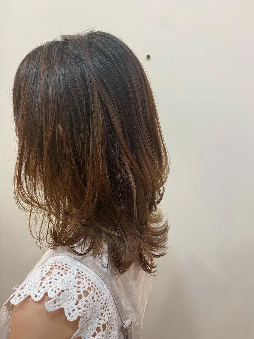 セミロング レイヤーカット Sea by LUVISM アヤノのヘアスタイル