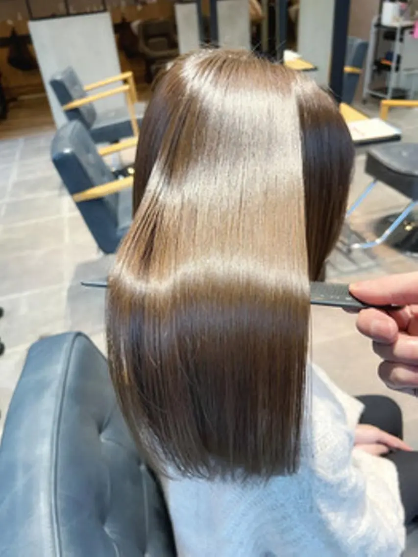 ミディアム カラー パーマ ヘアアレンジ ミディアムパーマ アディクシーカラー ブリーチ ケアカラー 透明感カラー カット ヘアカラー トリートメント ヘアケア特化型サロン newi 梅田のヘアスタイル