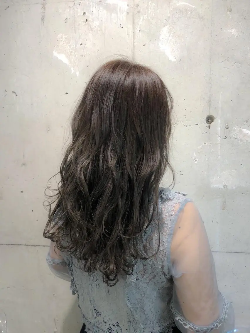 ロング カラー パーマ ヘアアレンジ メンズ キッズ ネイル マツエク・マツパ アッシュ 赤色 当日予約⭕️ Rene’のヘアスタイル