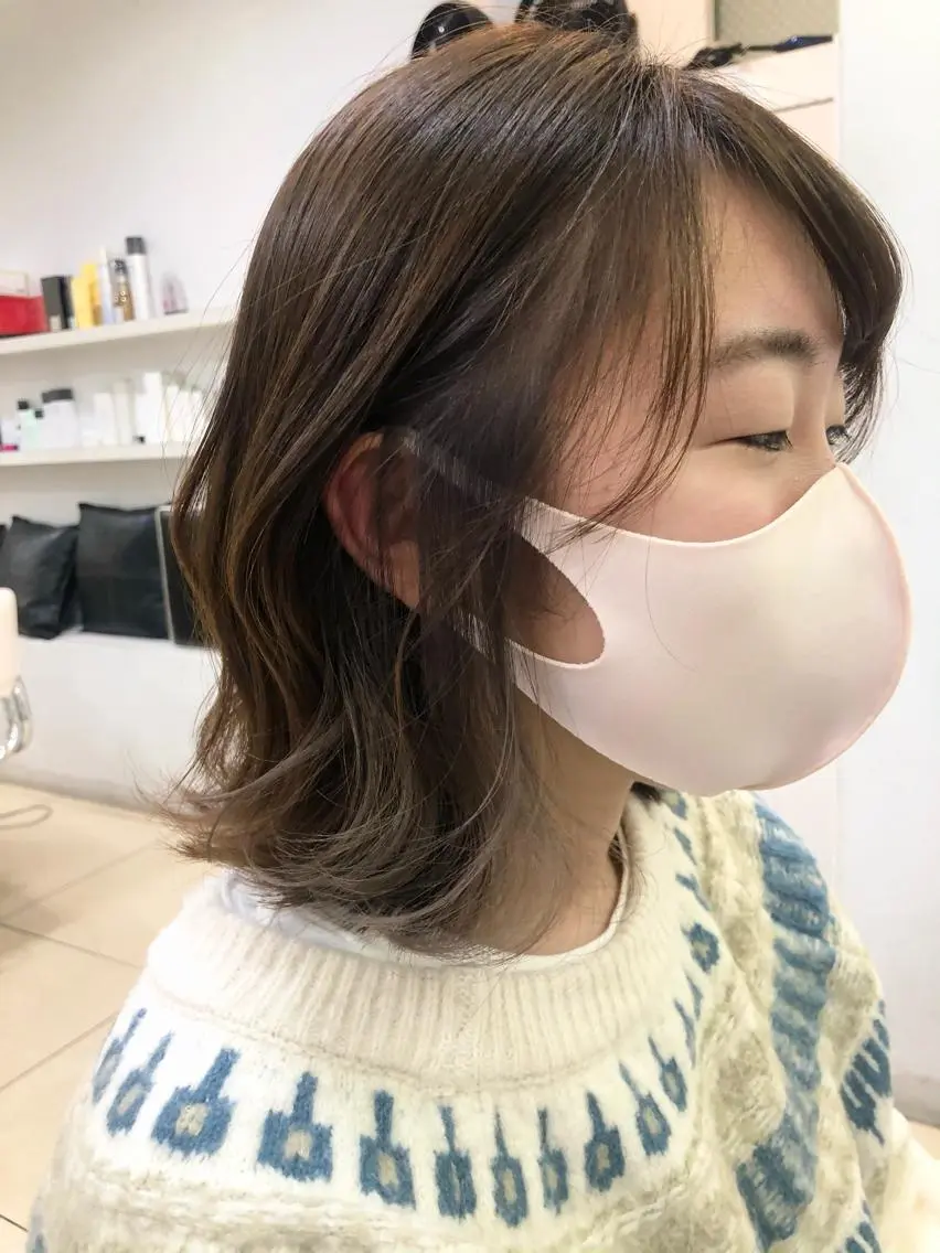 ミディアム カラー ベージュカラー イヤリングカラー ミルクティーベージュ ヘアカラー 🤎ベージュカラー/ 髪質改善/山岸🤎のヘアスタイル