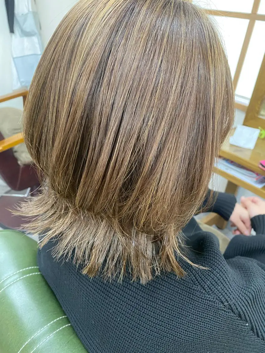 セミロング カラー ハイライトカラー ハイライト レイヤーカット カット ヘアカラー トリートメント 永沼 真依のヘアスタイル
