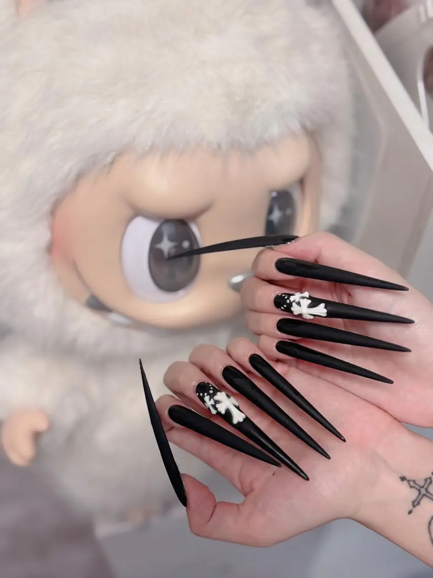 ネイル チークネイル フレンチネイル キラキラネイル 韓国ネイル マグネットネイル ハンドネイル キノコ H.babynailのネイルデザイン