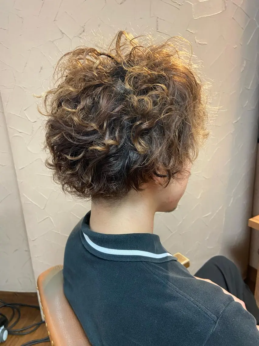 ショート パーマ メンズ マッシュ メンズパーマ パーマ 艶髪/髪質改善/ レイヤー/鈴木慎一のヘアスタイル