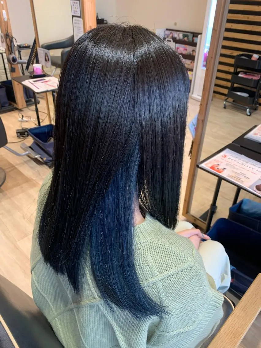 ミディアム カラー ブルーカラー ヘアカラー 大久保 隆蔵のヘアスタイル