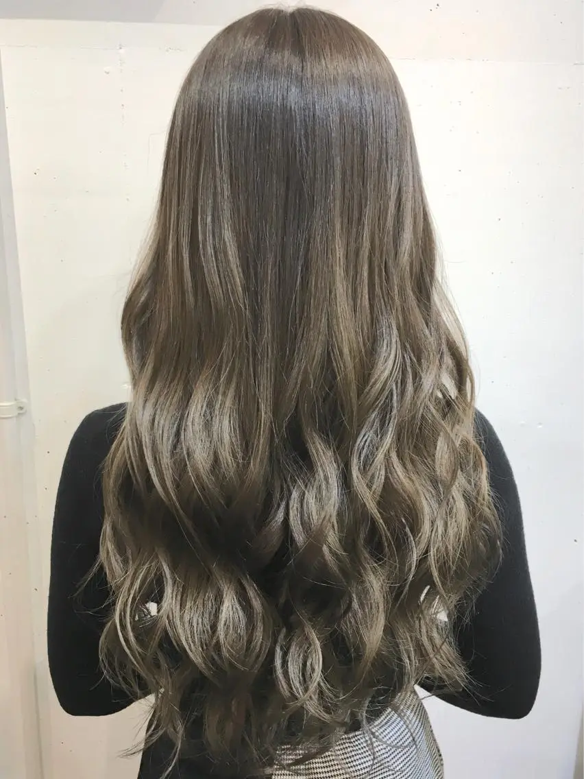 ロング カラー ハイライトカラー イルミナカラー ハイライト ヘアカラー トリートメント ヘアセット yoshi ☆のヘアスタイル