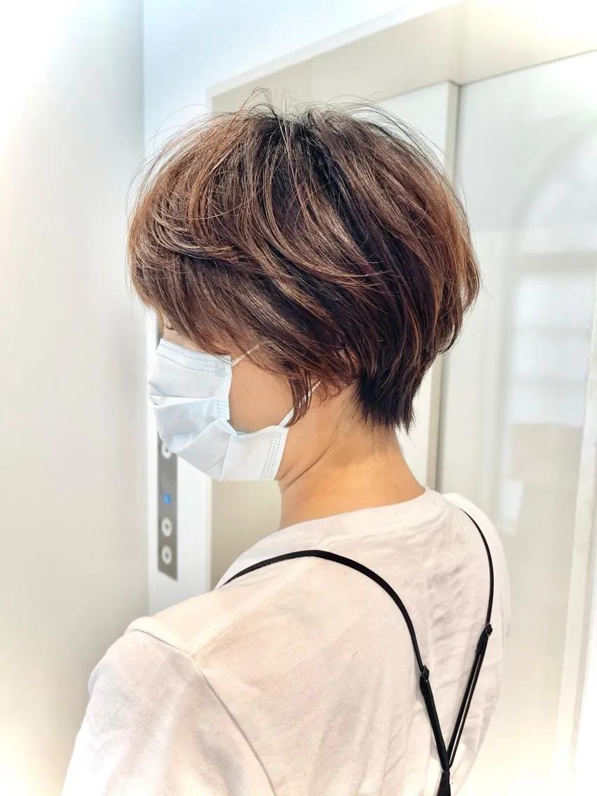 ショート くびれヘア ショートヘア カット ヘアカラー トリートメント ショートヘア💫 ハイトーン西田拓馬のヘアスタイル