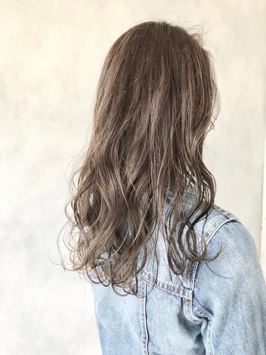 ロング 外国人風カラー ハイライト ヘアカラー トリートメント 小澤大輔 YOLO hairのヘアスタイル
