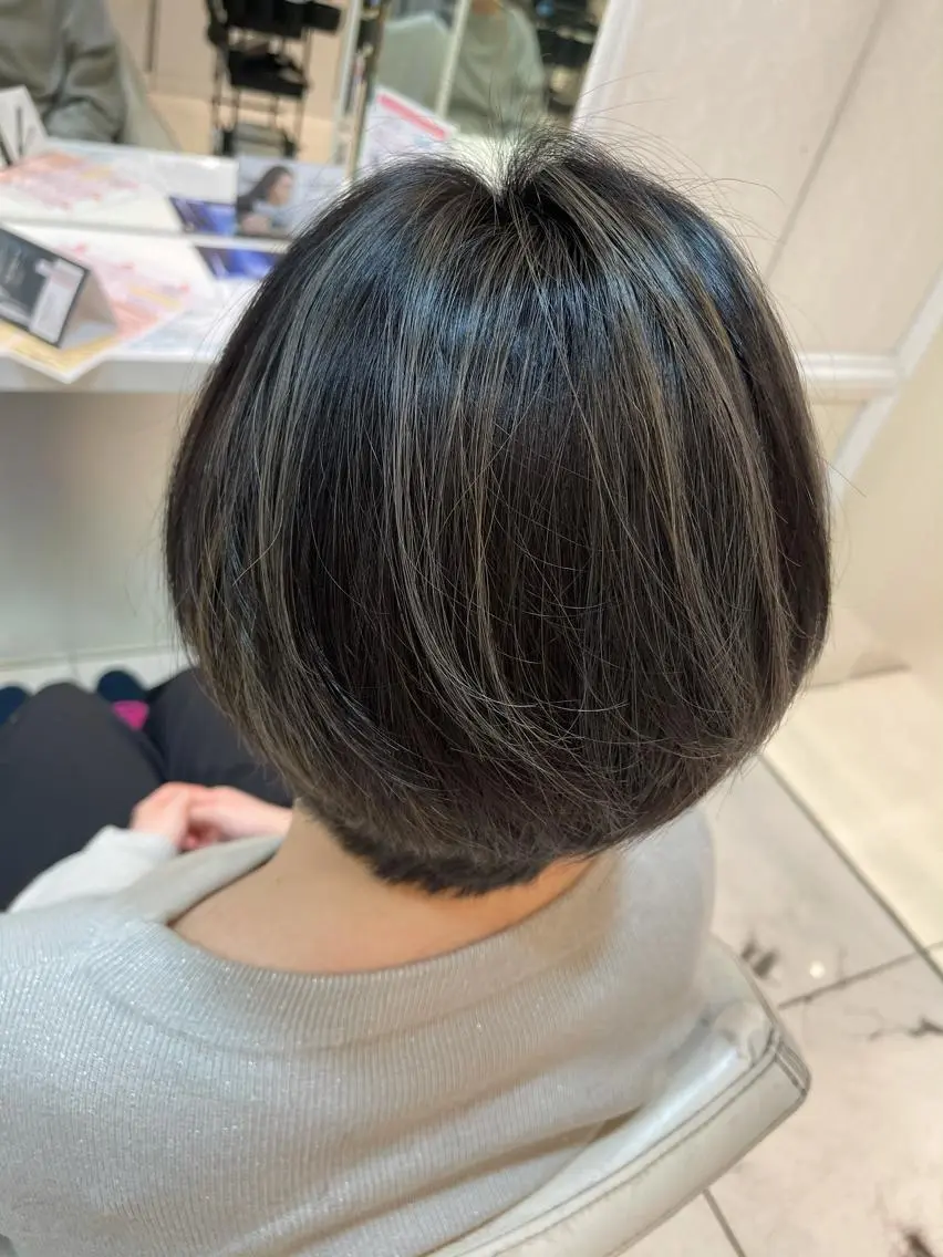 ショート カラー 透明感カラー ハイライトカラー ハイライト 髪質改善 カット ヘアカラー トリートメント 🌈ぷる艶カラー🌈 髪質改善👑柳沼尚貴のヘアスタイル
