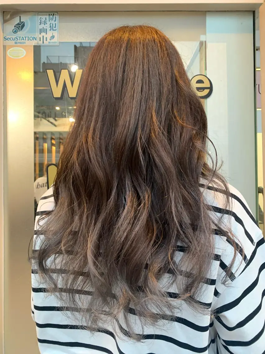 ロング カラー パーマ ヘアアレンジ メンズ キッズ ネイル マツエク・マツパ アイブロウ シルバー シルバー 🤍韓国風レイヤー/ 艶髪🤍鳥越美羽のヘアスタイル
