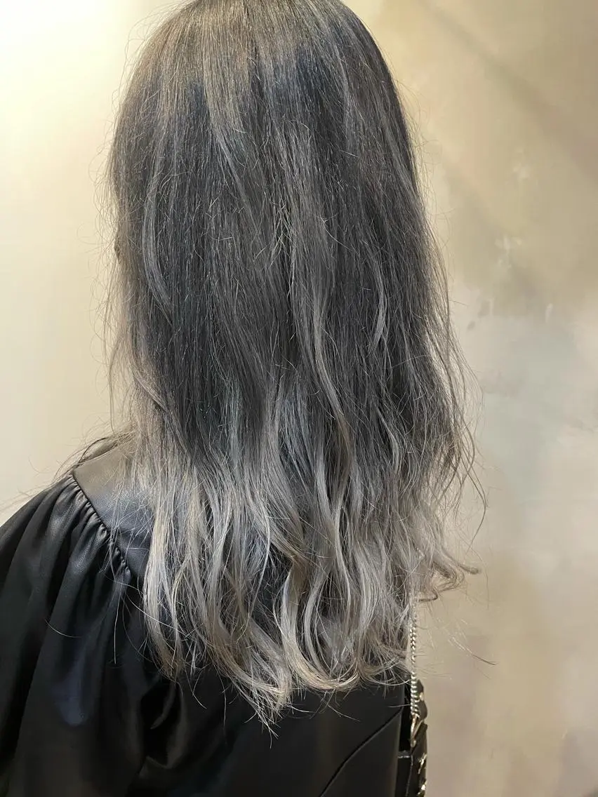 ロング カラー バレイヤージュ ブリーチ レイヤーカット La fith 店長 城谷颯人のヘアスタイル