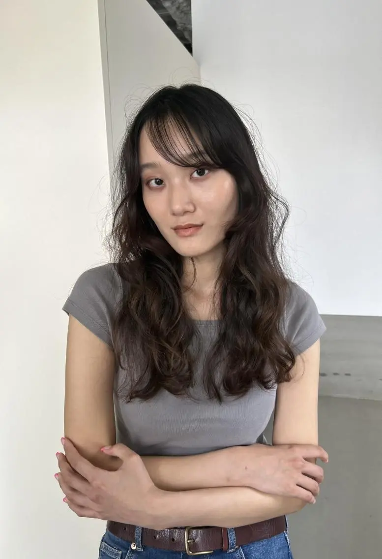 ミディアム カラー パーマ ミディアムパーマ ダブルカラー グラデーションカラー ハイライトカラー イルミナカラー カット ヘアカラー CEINEloq 学芸大学のヘアスタイル