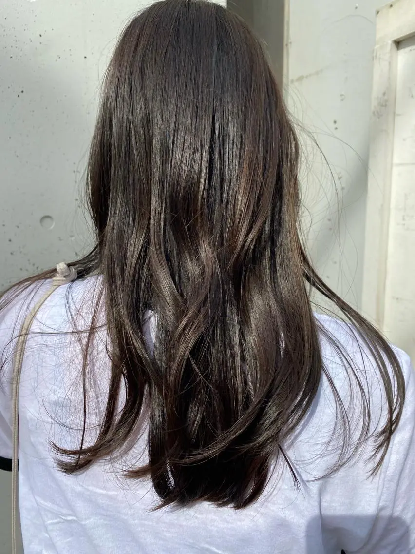セミロング カラー アッシュ アッシュブラウン ブラウンカラー 透明感カラー お任せヘア☘️☘️ 及川渚のヘアスタイル