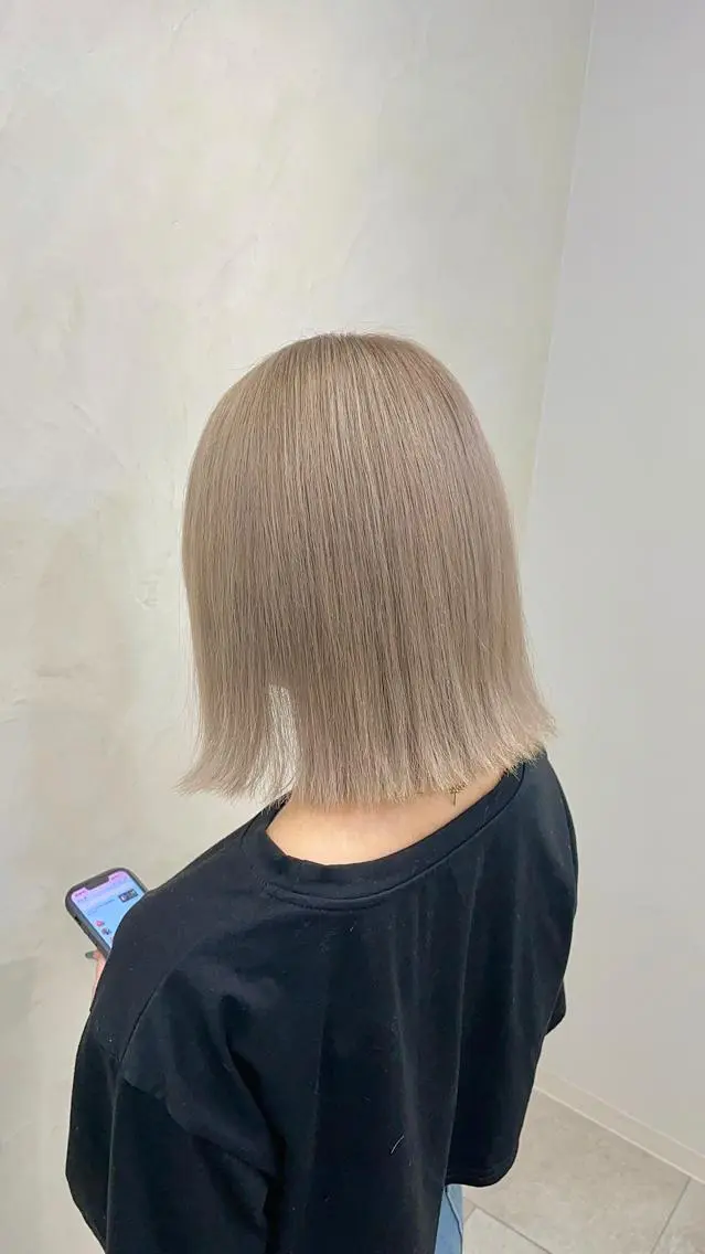 ミディアム カラー ベージュカラー ブロンド ブロンドベージュ 宍戸 秀斗のヘアスタイル