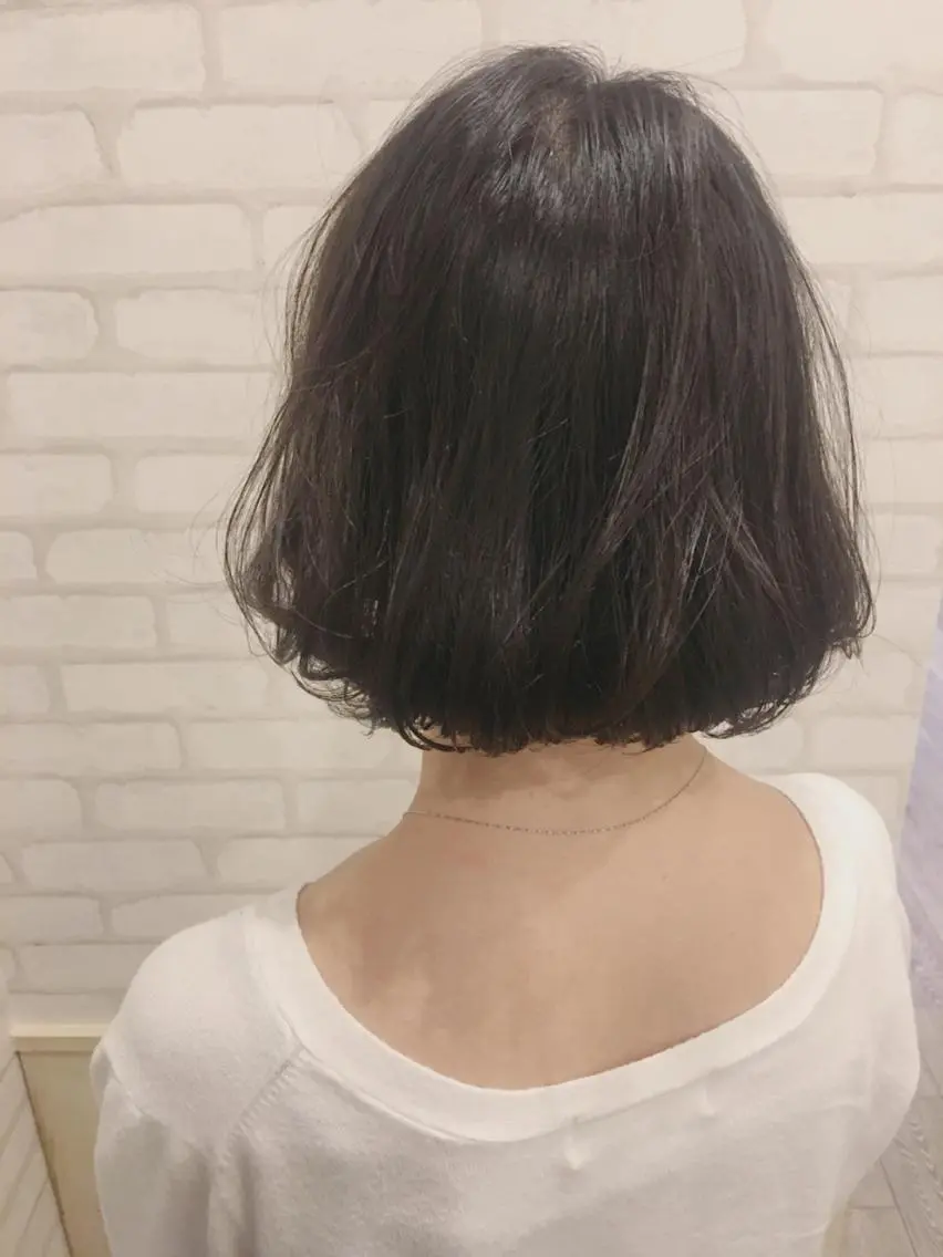 ミディアム 日高 香織のヘアスタイル