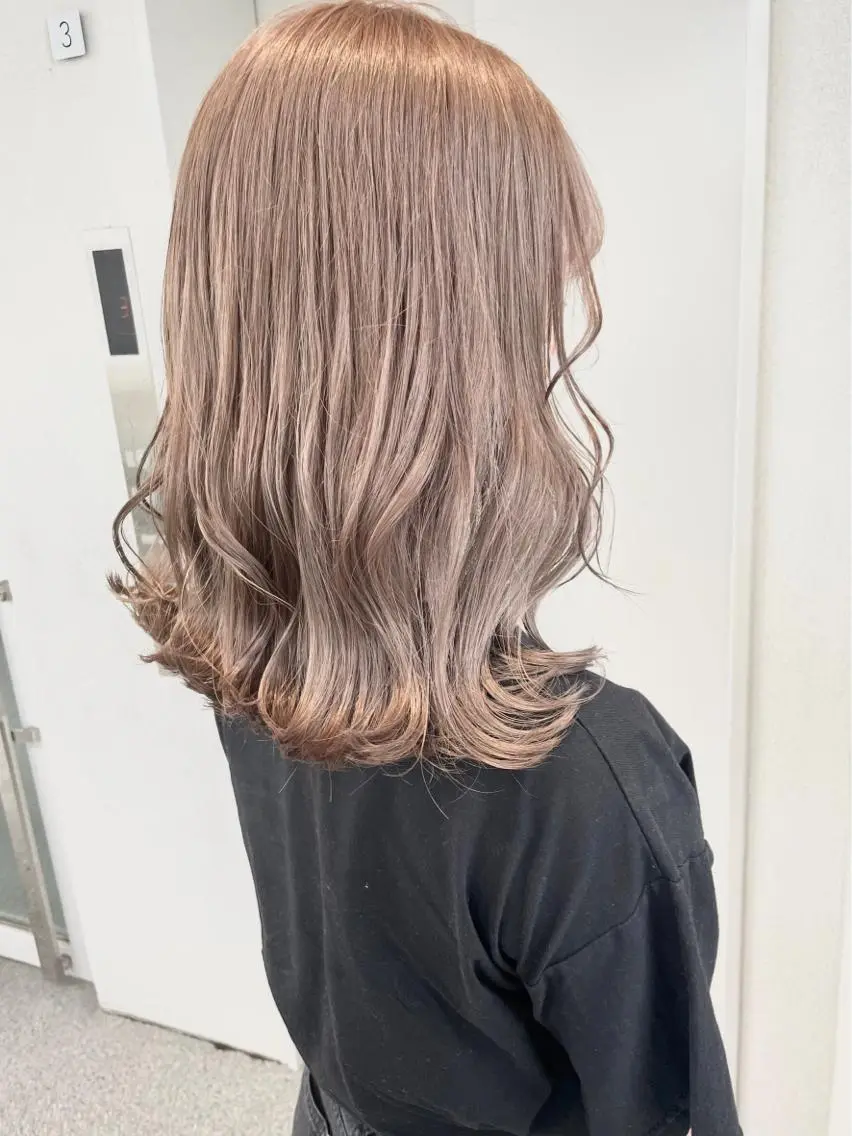 ミディアム カラー 🧸ミルクティー🧸 kousei🧸のヘアスタイル