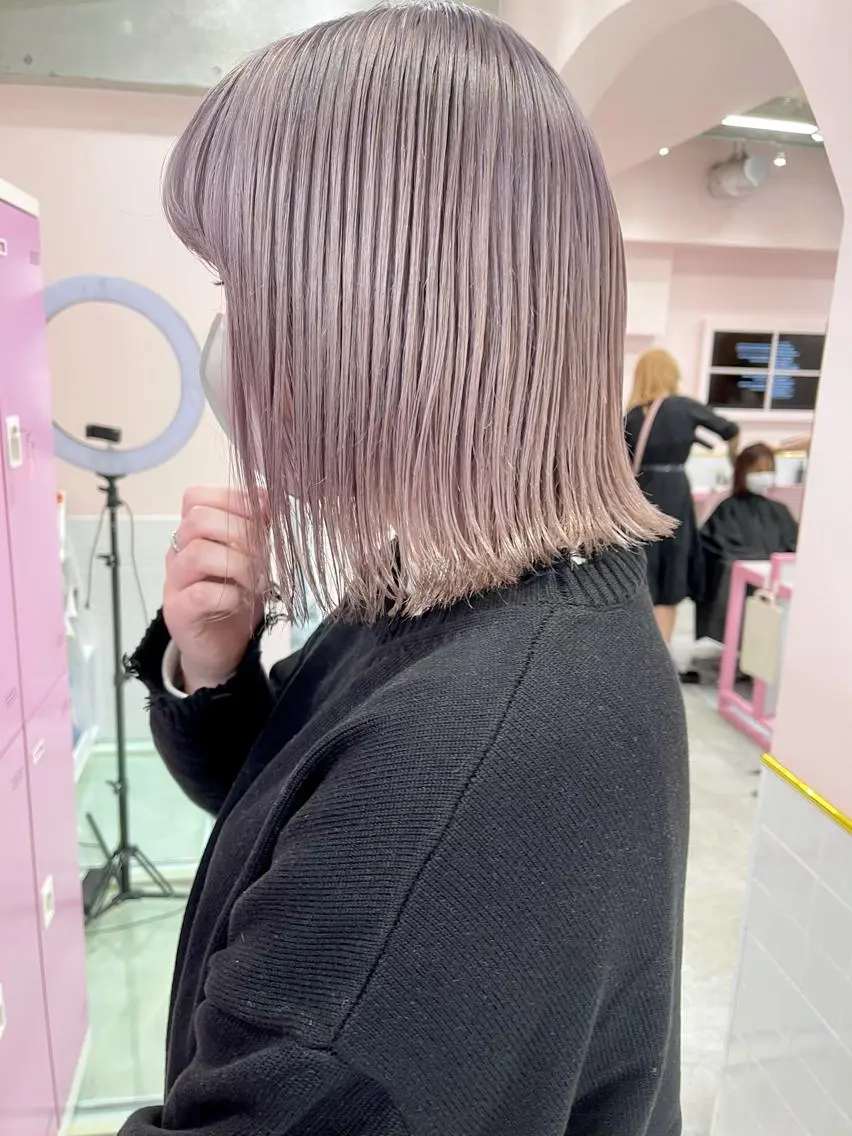 ミディアム カラー ベージュカラー ラベンダーカラー ラベンダーベージュ カット ヘアカラー トリートメント 透明感カラー× レイヤーカット✨高梨のヘアスタイル