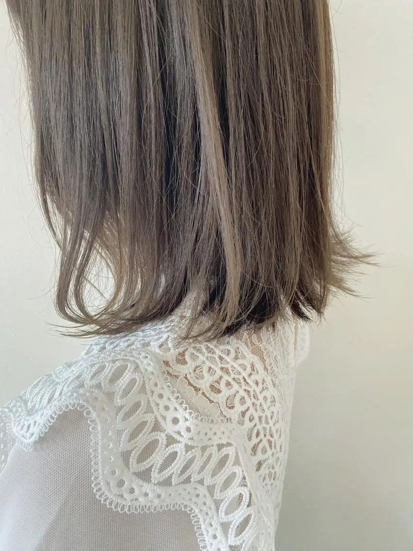 ミディアム カラー ベージュカラー オリーブベージュ stylist🎨 aye牧野莉香のヘアスタイル
