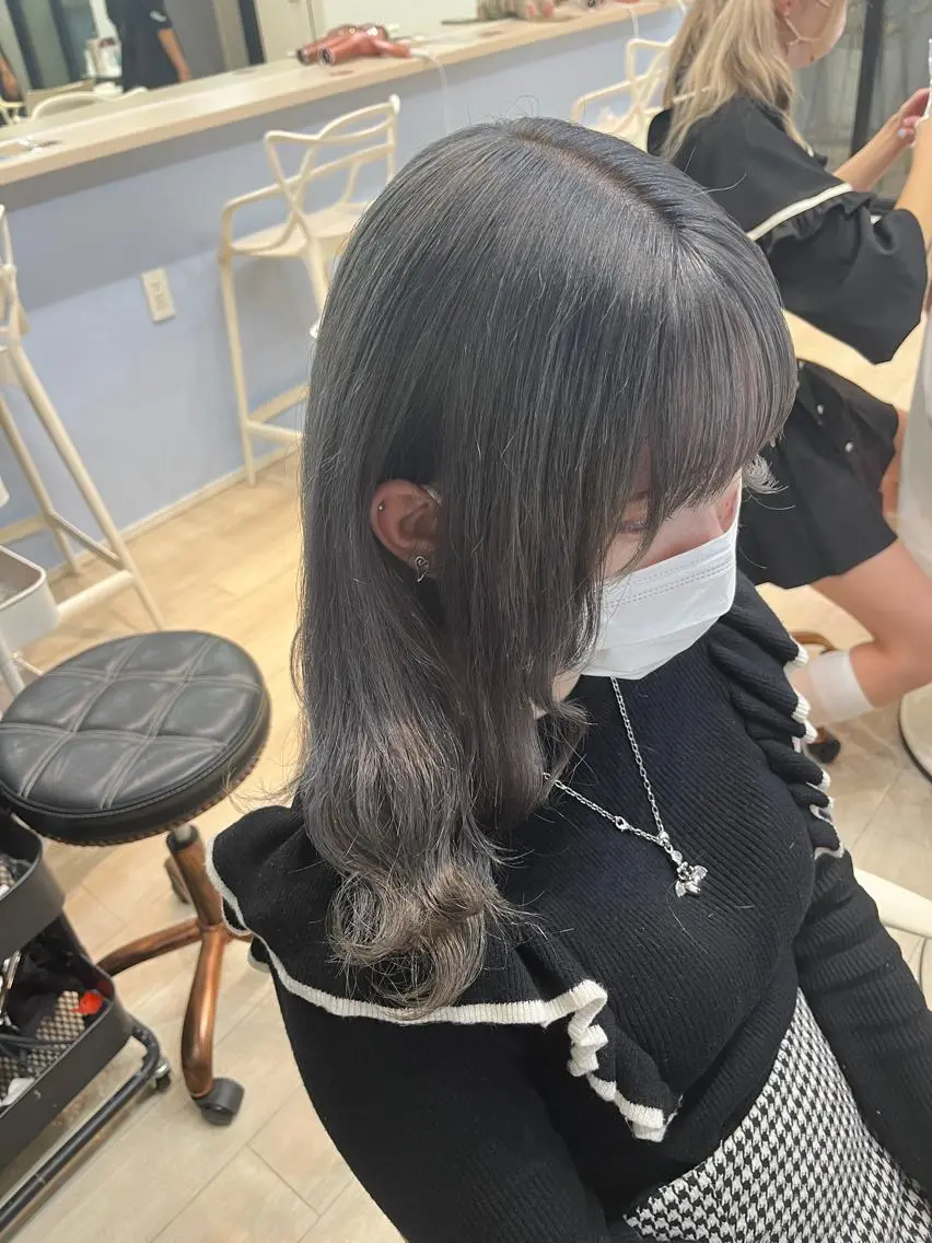 セミロング カラー ブリーチ ☁️hinako☁️ 1HAVANAのヘアスタイル