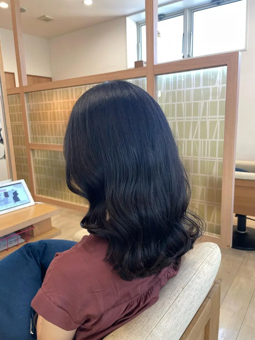 セミロング セミロングパーマ 韓国風ヘア être 加藤 悠花のヘアスタイル