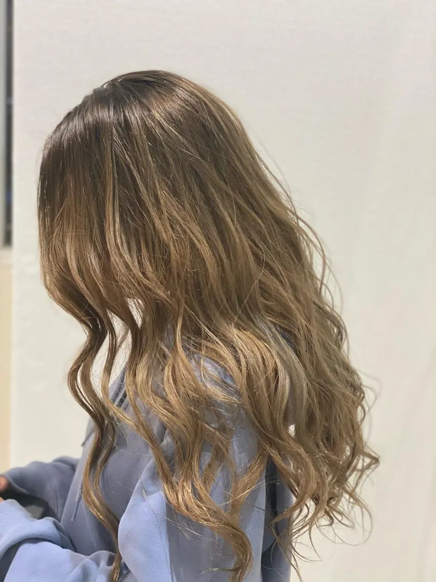 ロング レイヤーカット カット ヘアカラー トリートメント 河上 雅俊のヘアスタイル