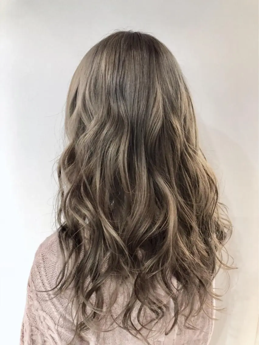 ロング カラー グレージュ 女性リピ90%🍨 🩷佐藤みずきのヘアスタイル