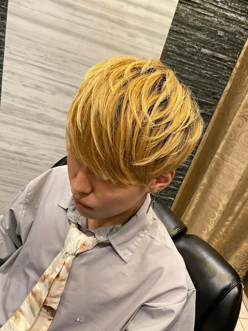 ミディアム カラー メンズ 岡本 宗士のヘアスタイル