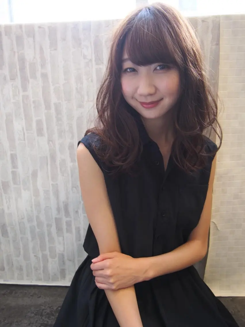 ミディアム セミロング カラー パーマ ほさか しんごのヘアスタイル