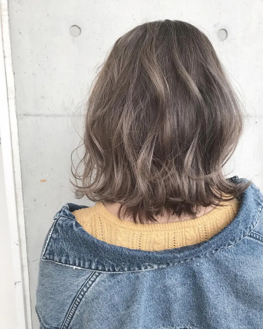 ミディアム カラー ブリーチ ハイライトカラー ラベンダーカラー ラベンダーグレー ハイライト &SONS 小林亨のヘアスタイル