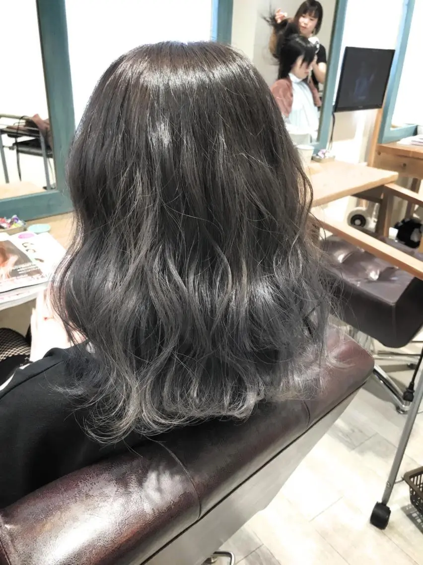 セミロング カラー パーマ ヘアアレンジ メンズ キッズ ネイル マツエク・マツパ ヘアカラー バレイヤージュ/ 髪質改善/渡邉悟🌱のヘアスタイル