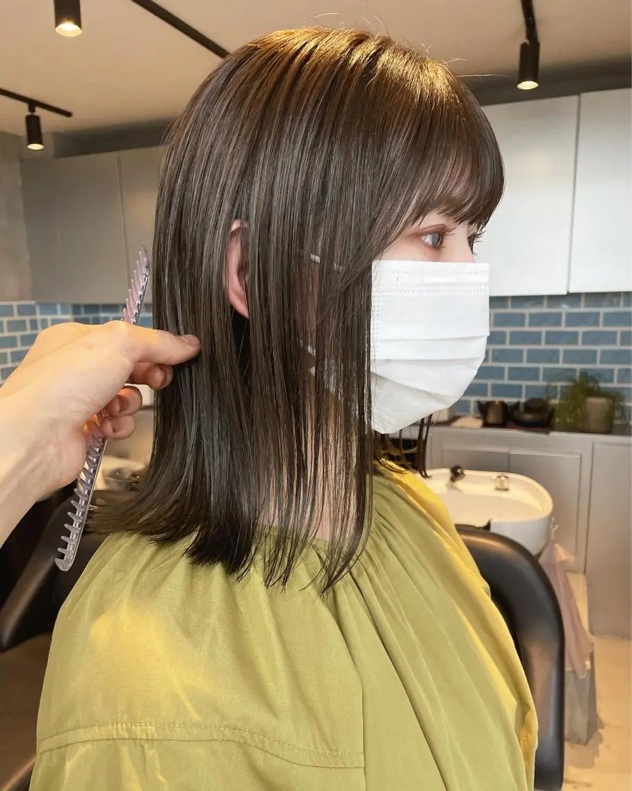 ミディアム カラー 外ハネヘア カット ヘアカラー トリートメント 👑ボブはお任せ ミヤノ👑のヘアスタイル
