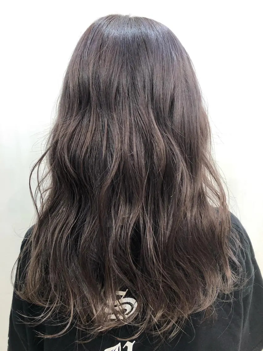 ロング カラー ベージュカラー ブリーチ 松田 真央のヘアスタイル