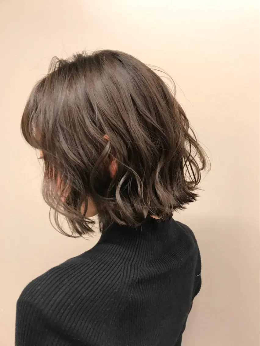 ミディアム カラー ヘアアレンジ ネイル マツエク・マツパ ベージュカラー 透明感カラー ココアベージュ ダブルカラー｜ なおき｜池袋美容師のヘアスタイル