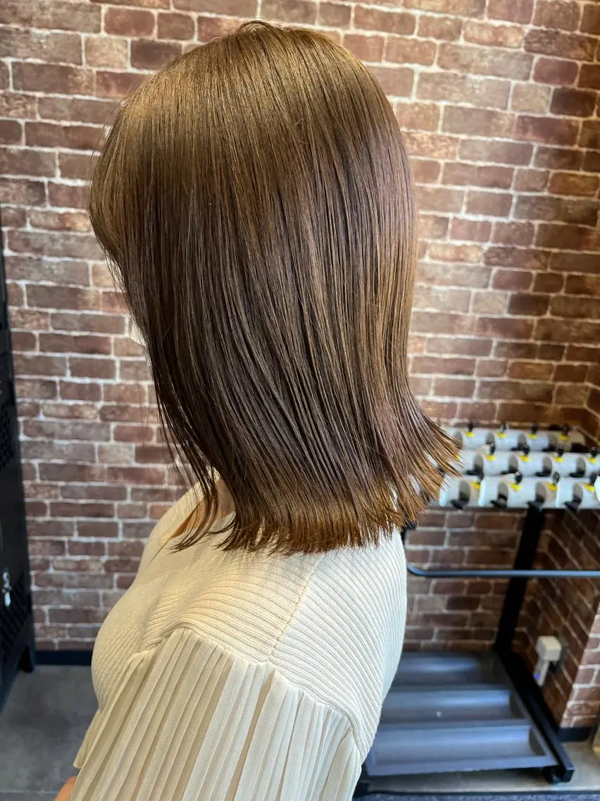 セミロング カラー パーマ ヘアアレンジ メンズ キッズ ネイル マツエク・マツパ アイブロウ メンズハイライト メンズパーマ セミロングパーマ ブラウンカラー ケアカラー 久木原 ゆりのヘアスタイル