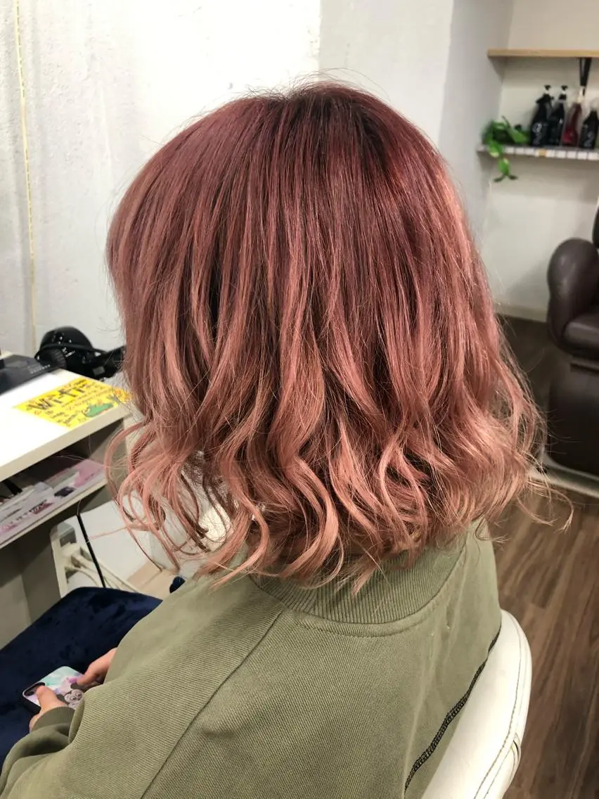 ミディアム カラー 正木 彩音のヘアスタイル