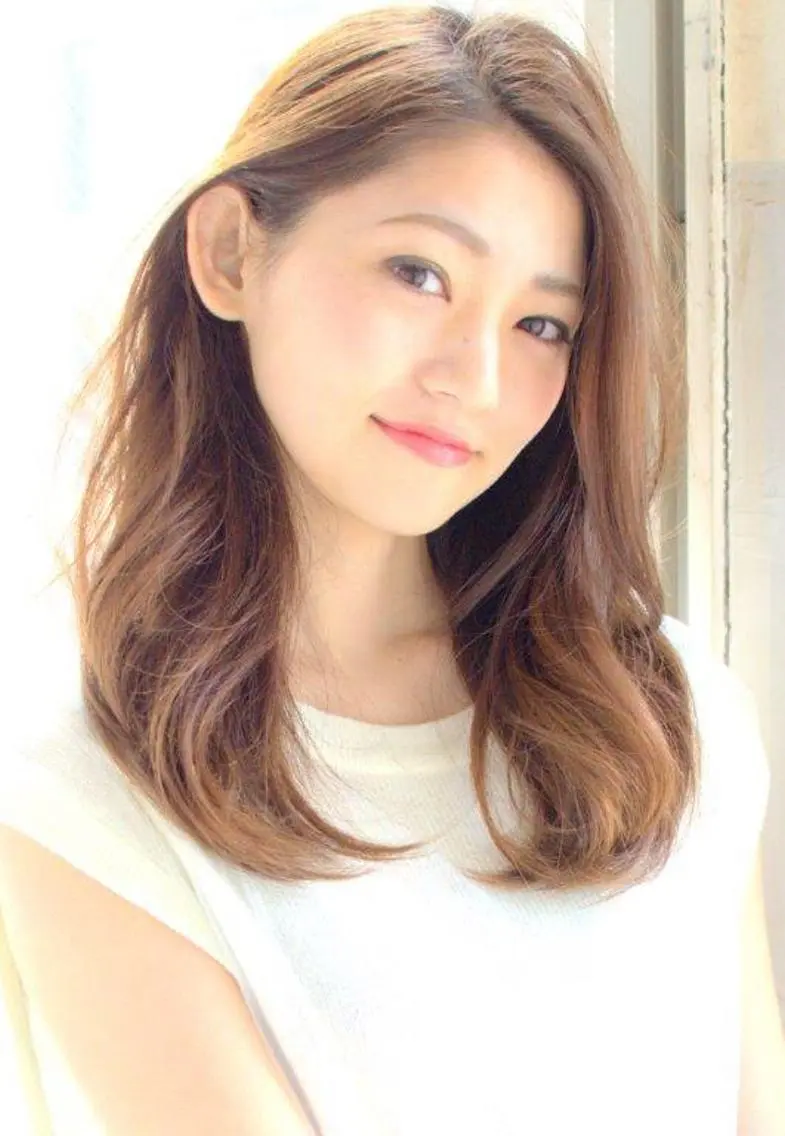 カラー 透明感カラー REIのヘアスタイル