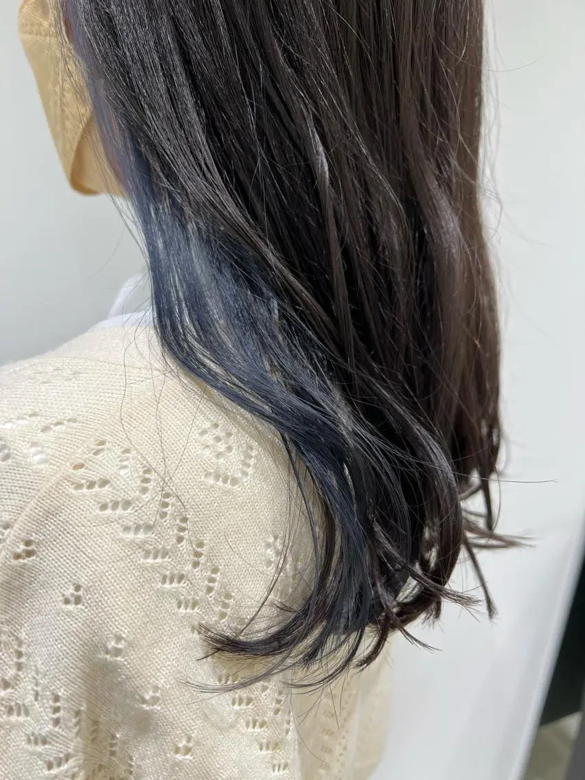セミロング カラー ブルーカラー 透明感カラー イヤリングカラー グレージュ ヘアカラー トリートメント 【暖色カラー特化】 中山由梨のヘアスタイル