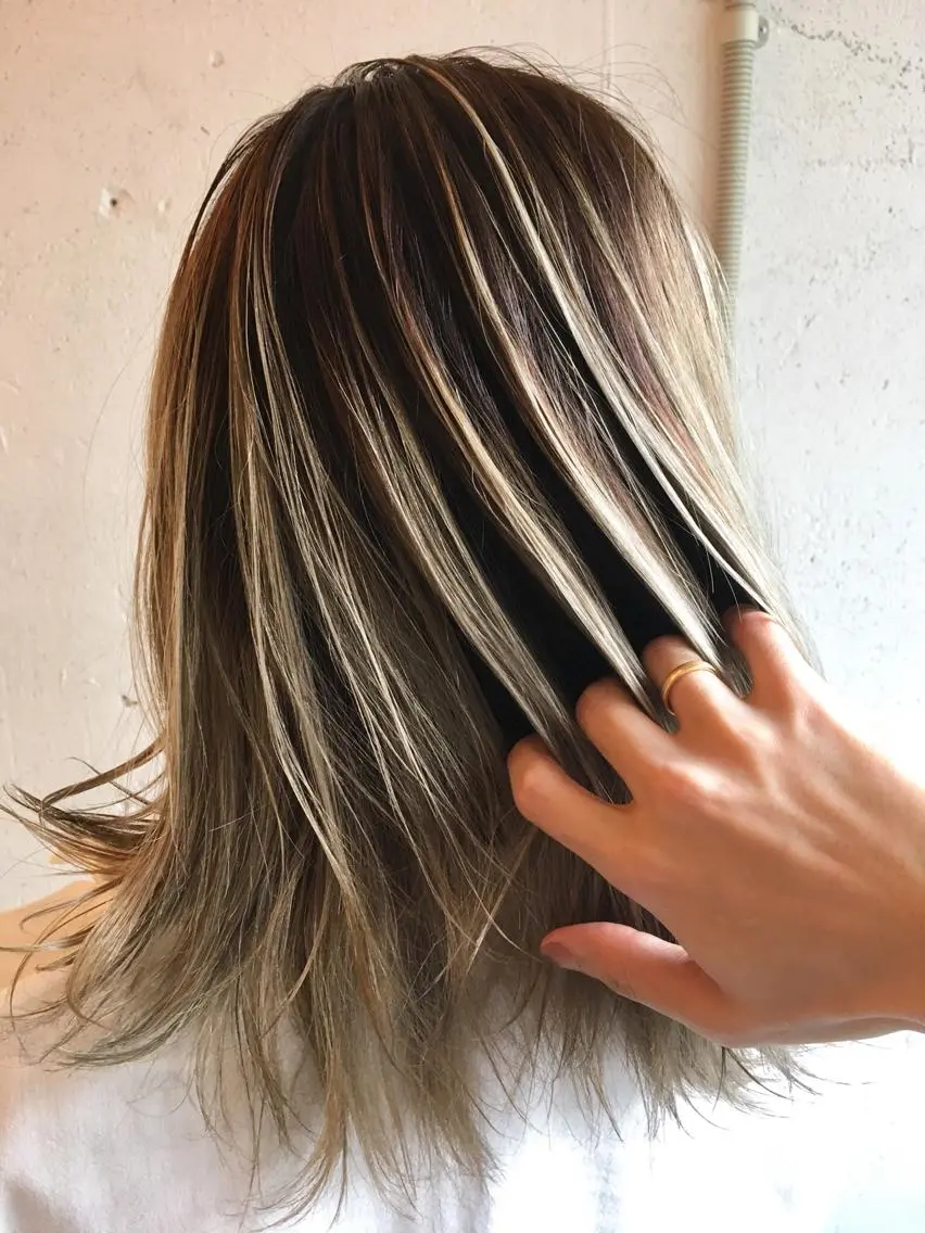 ミディアム カラー バレイヤージュ ベージュカラー ブリーチ ケアブリーチ ホワイトベージュ ヘアカラー レイヤー/大人メンズ パーマ🌀 平島拓也のヘアスタイル