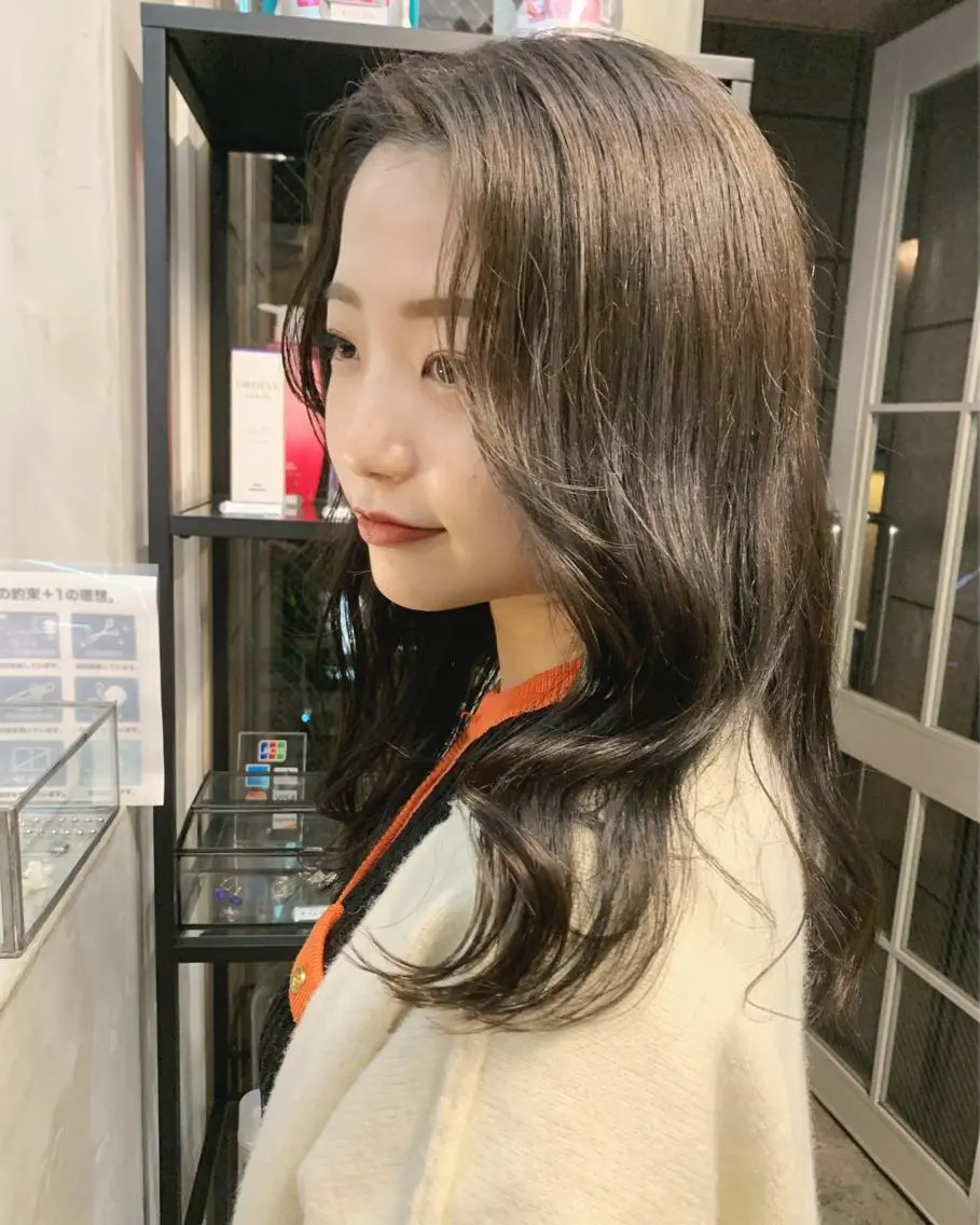 ロング カラー ネイル ハイトーンボブ 前田 表参道　グレージュのヘアスタイル