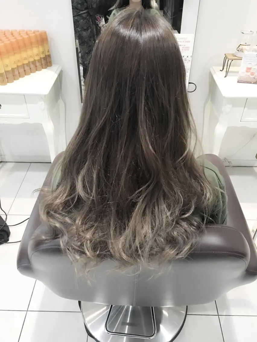 ロング カラー アッシュ ブリーチ グラデーションカラー 髪質改善/ 艶髪カラー/益田直幸のヘアスタイル