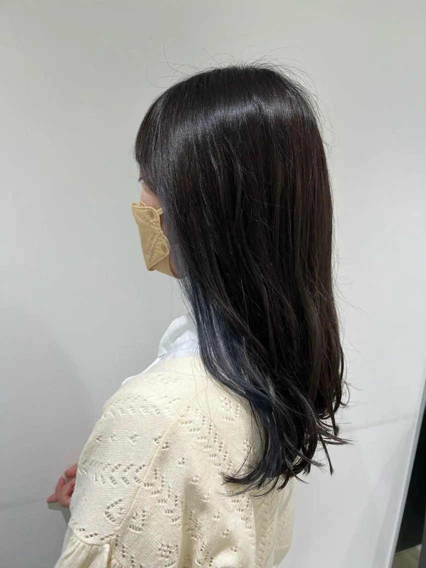 セミロング カラー ブリーチ ブルーカラー 透明感カラー イヤリングカラー グレージュ ヘアカラー トリートメント 【暖色カラー特化】 中山由梨のヘアスタイル