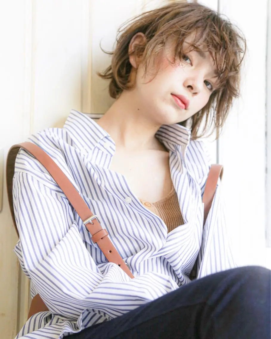 ミディアム ボブ ハイライト サトウ レンマのヘアスタイル